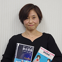 画像：販売部 課長 デジタル開発担当 北村 尚子 様
