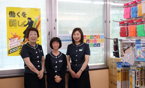 画像：同社でバックオフィス業務を担う社員の方々